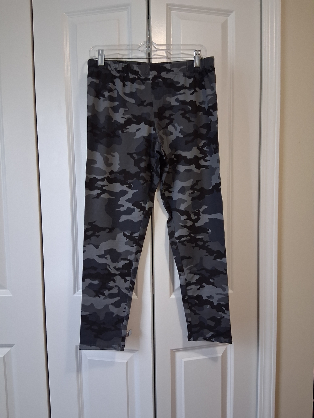 No Boundaries Gray Camo Leggings